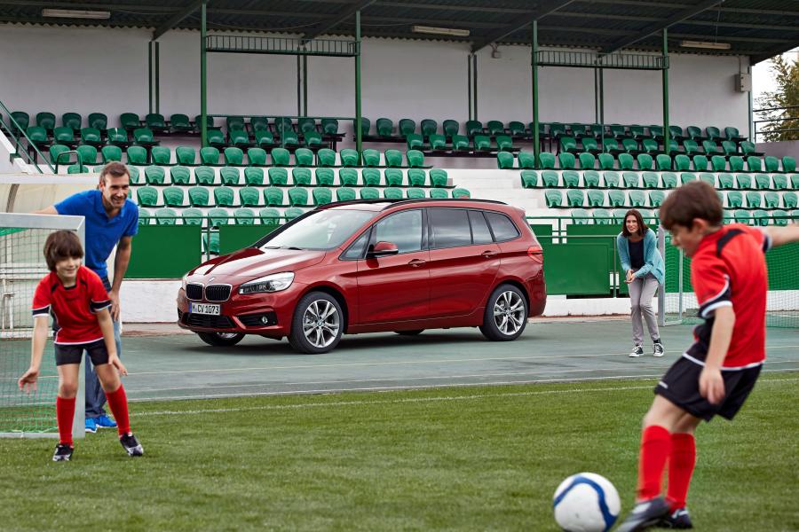  BMW 220i Gran Tourer Sport Line 2015 года  (фото 13 из 16)